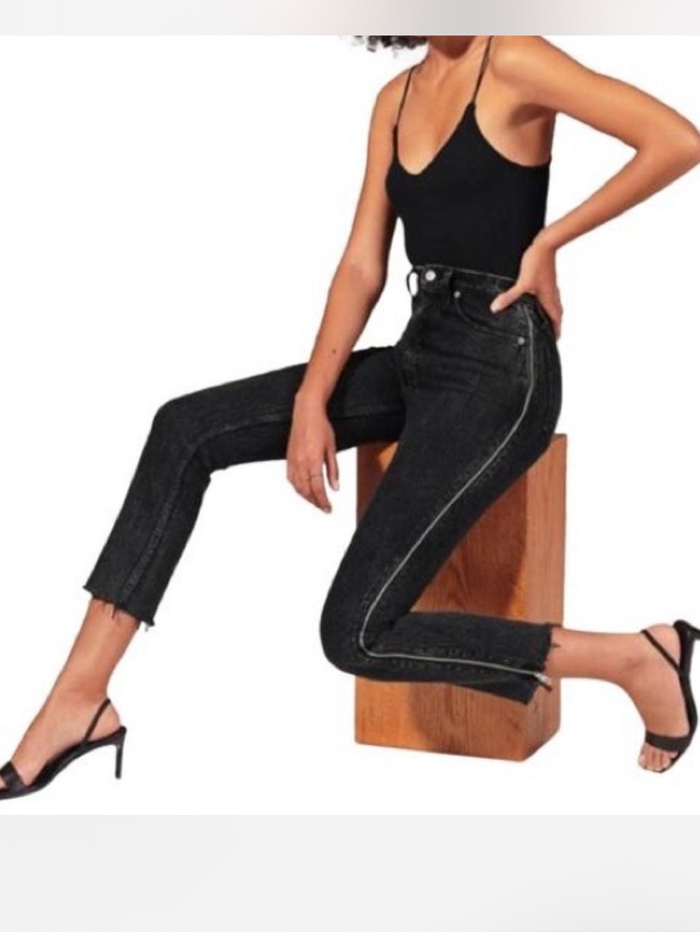 Abercrombie & Fitch Black Ultra High-Rise Mom Jeans Side Zippers 8/29 90's NWT